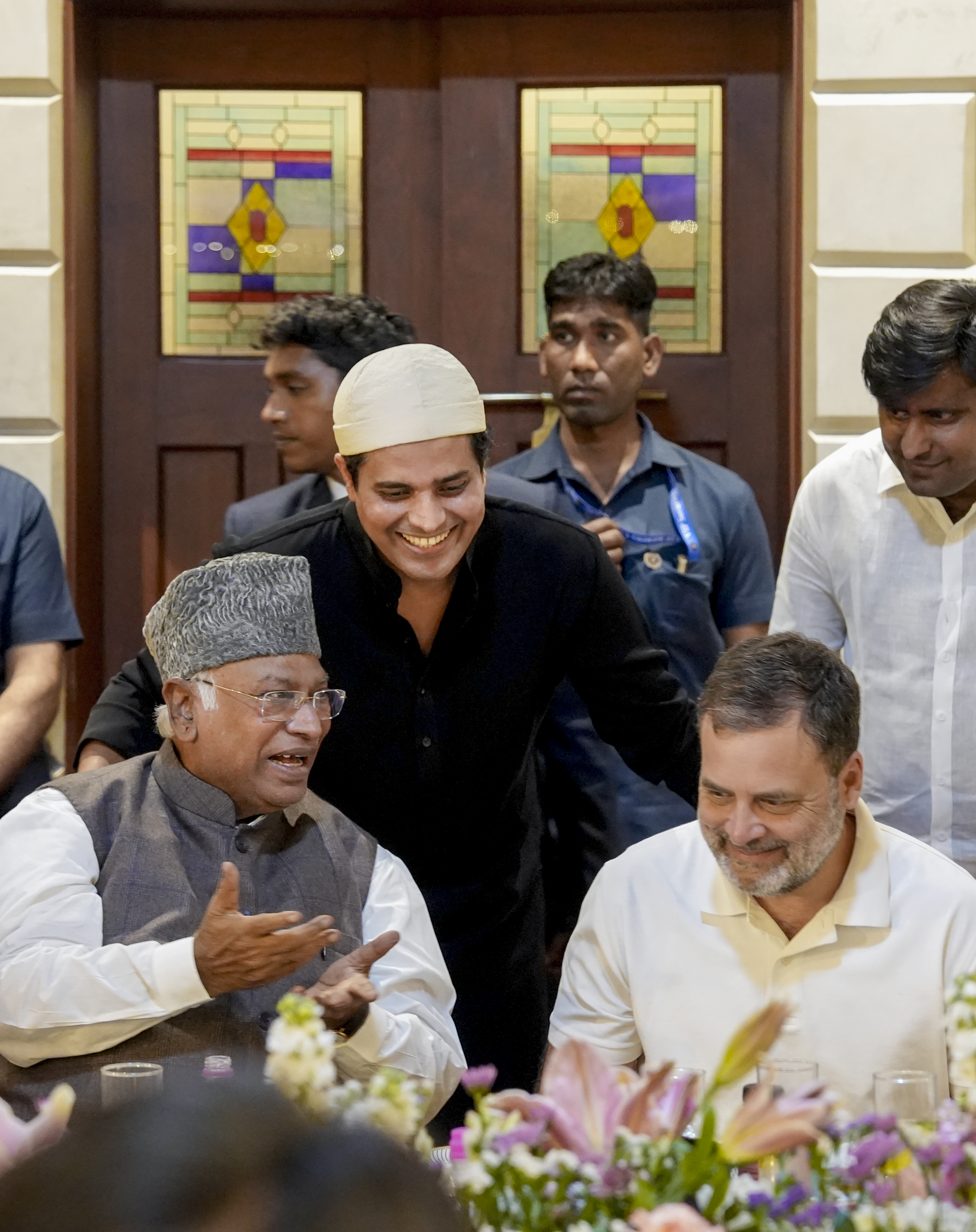 Imran Pratapgarhi hosts Iftar party in Delhi