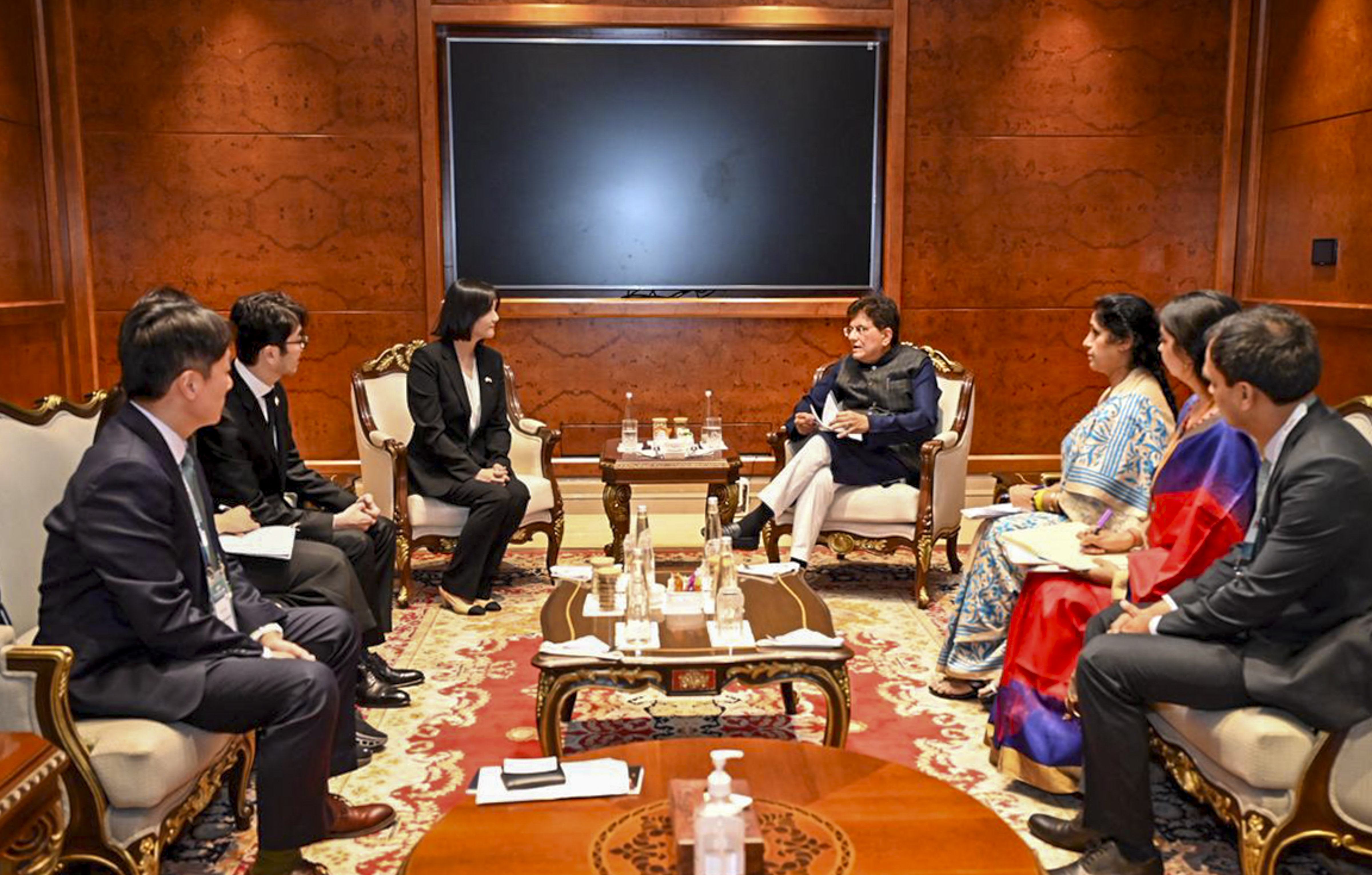 Piyush Goyal meets Mirae Asset team