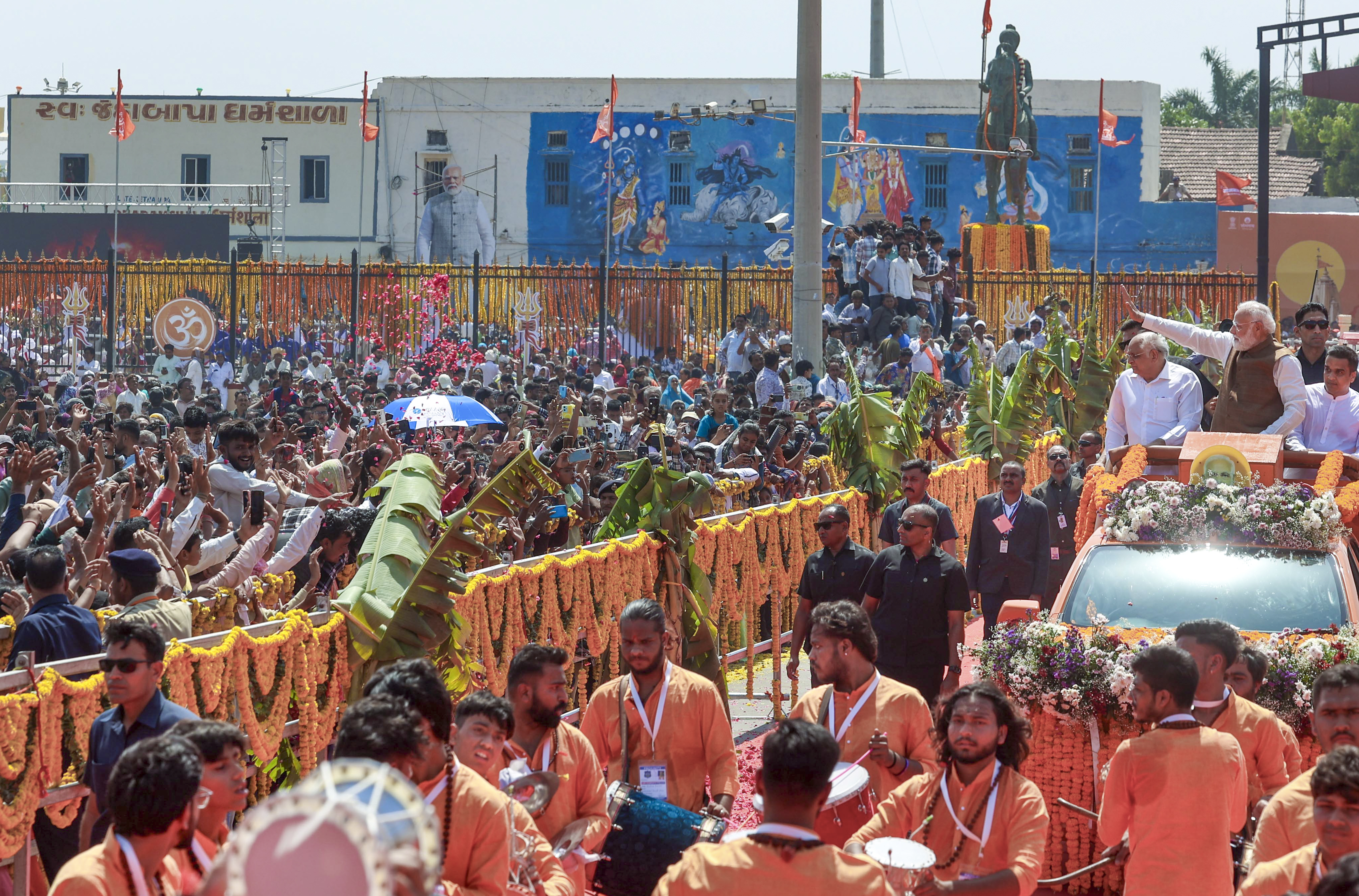 PM Modi in GJ